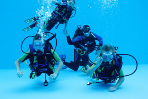 Gruppenfoto unterwasser